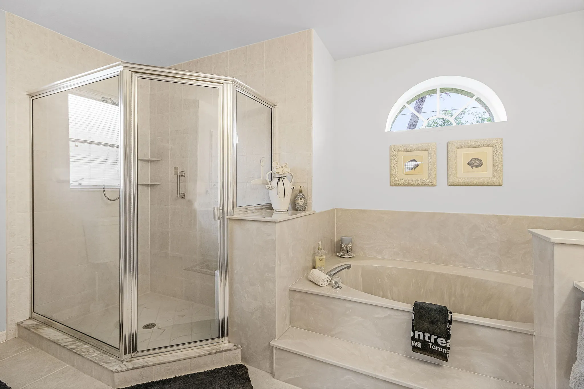 Shower and tube Shower and tube