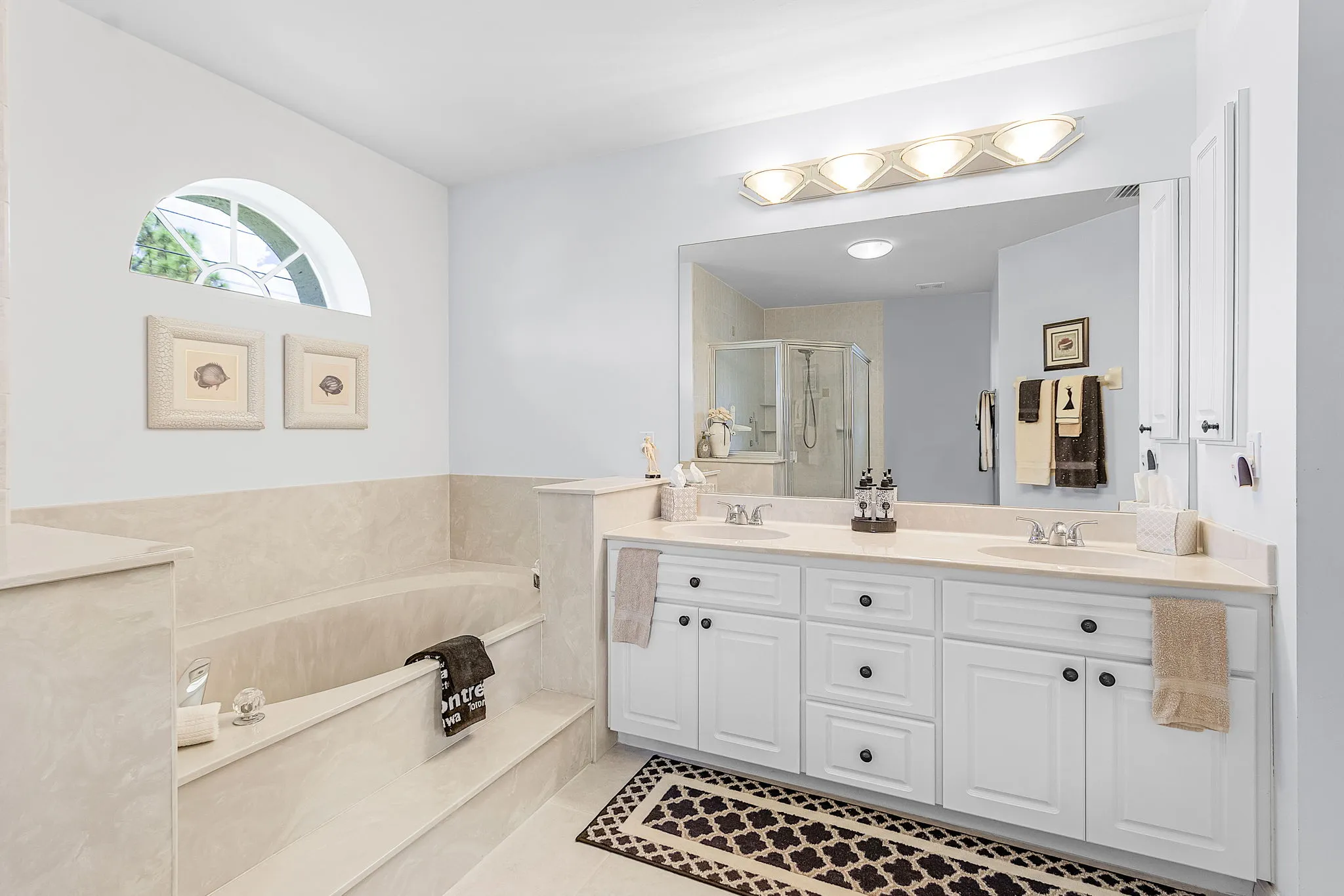 Master Bathroom Master Bathroom